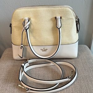 Kate Spade purse. Barely used. Gold accents. Interior is immaculate.